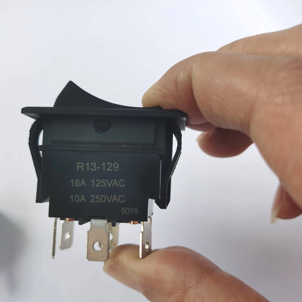 R13-129 4Pin 6Pins 125/250V 16 - Power Tools recensie en prijs